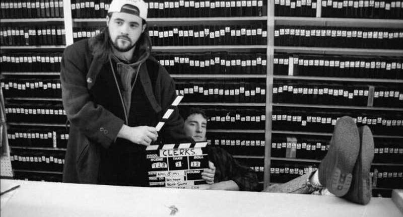 Kevin Smith and Jeff Anderson on the set of Clerks