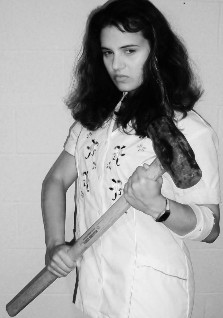 ScreenHub-Movie-Nightmare on Elm Street Nancy with Hammer