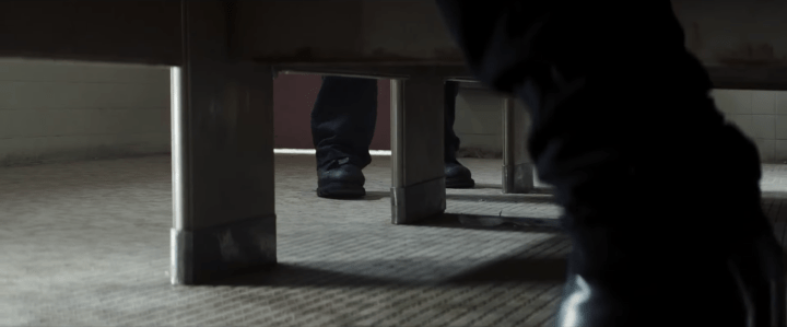 ScreenHub-Movie-Halloween Bathroom Stall